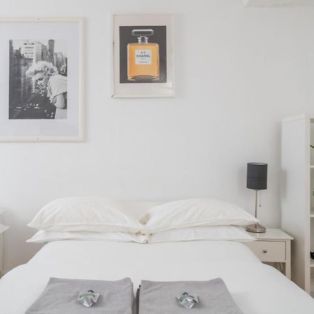 לונדון Soho & Covent Garden Apartment, Sleeps 3 מראה חיצוני תמונה