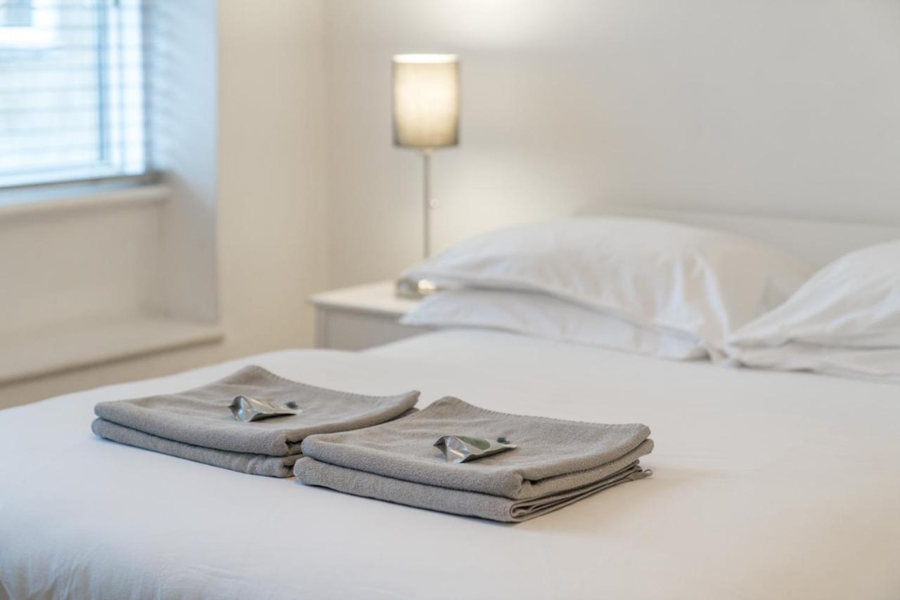 לונדון Soho & Covent Garden Apartment, Sleeps 3 מראה חיצוני תמונה