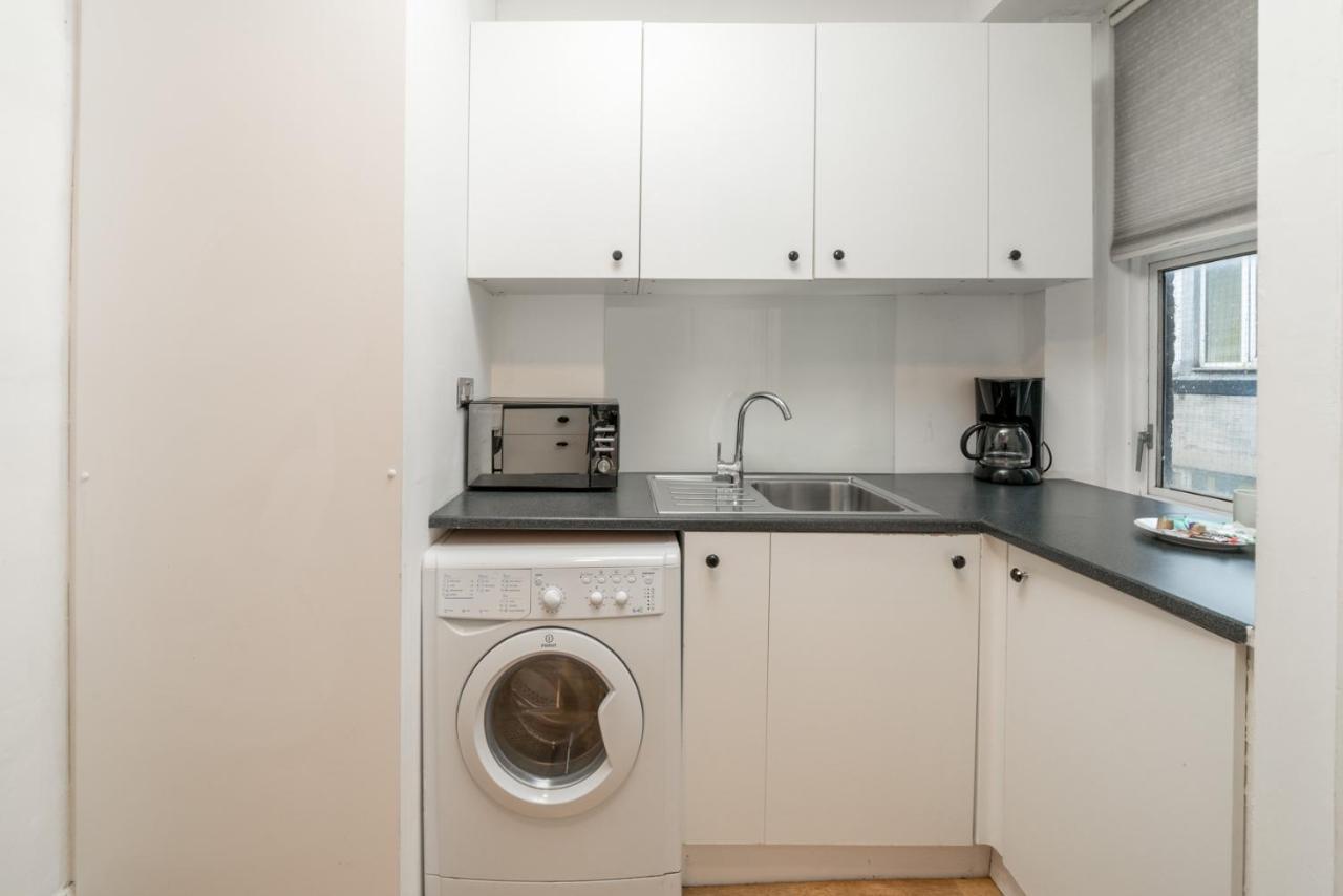 לונדון Soho & Covent Garden Apartment, Sleeps 3 מראה חיצוני תמונה