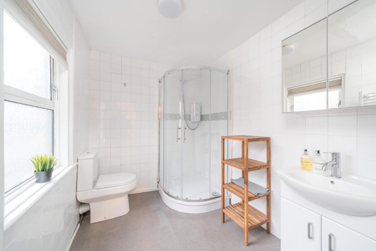 לונדון Soho & Covent Garden Apartment, Sleeps 3 מראה חיצוני תמונה