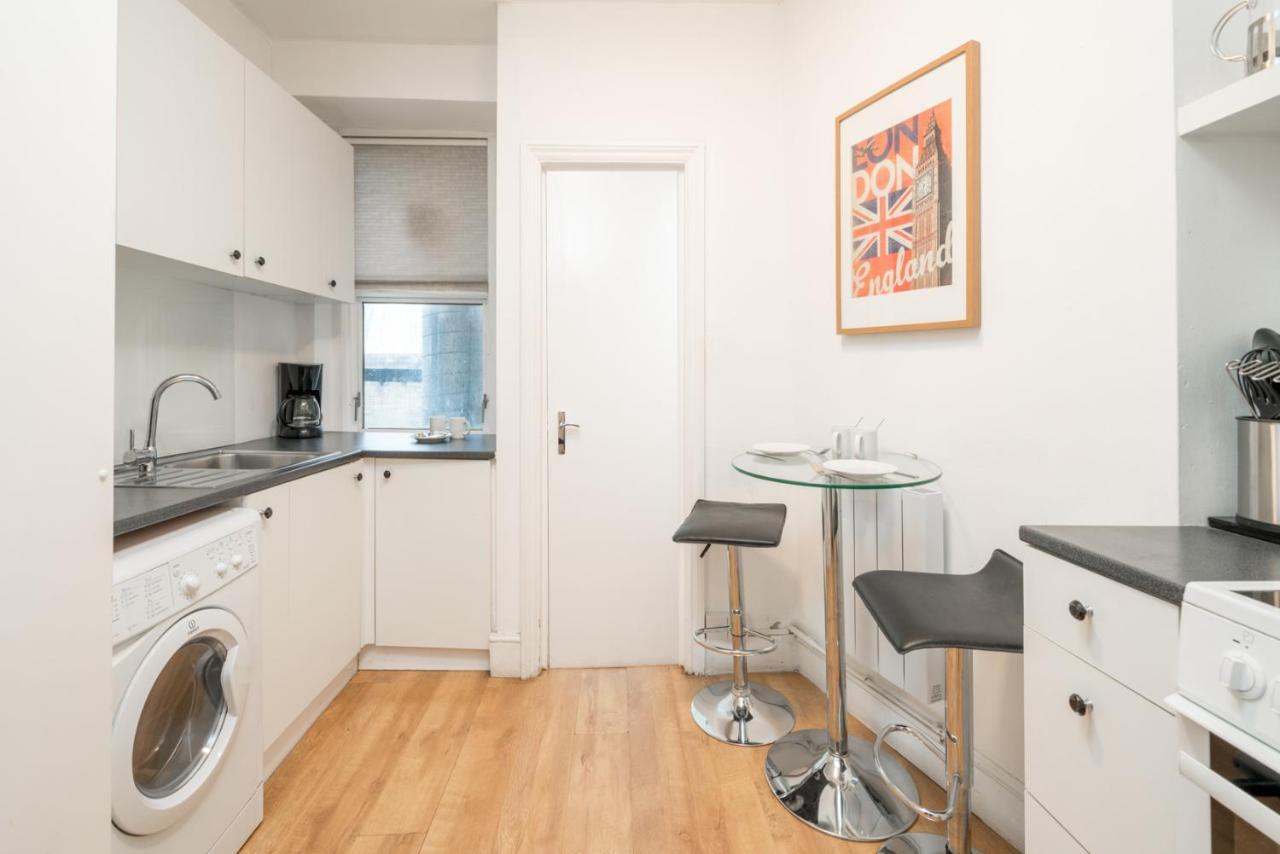 לונדון Soho & Covent Garden Apartment, Sleeps 3 מראה חיצוני תמונה
